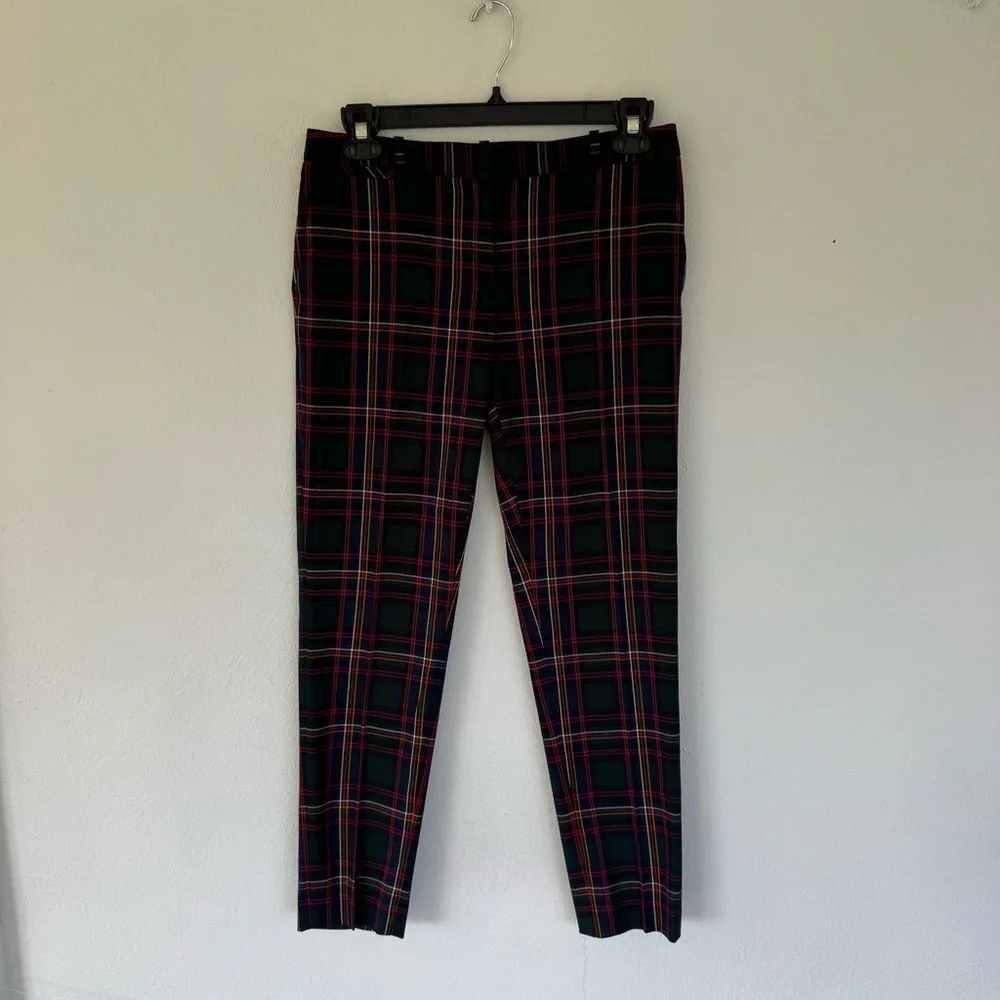 Tommy Hilfiger green red holiday plaid mid rise slim fit stretch pants size 6